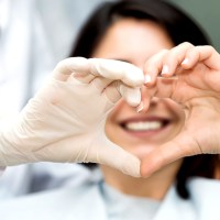 Como manter os dentes brancos em casa?